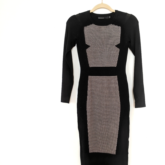Karen Miller Sweater Dress - Picture 4 of 4